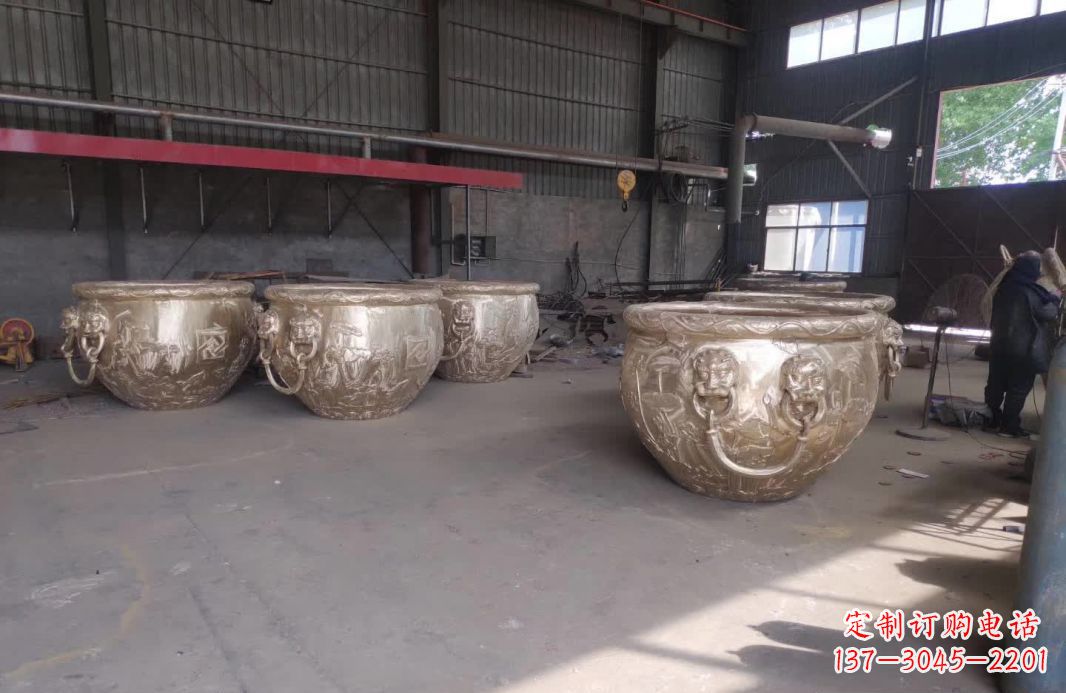 山东寺庙水缸铜雕塑
