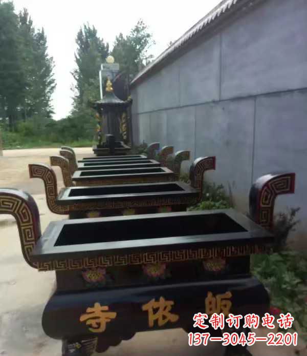 山东寺庙四足方形香炉铜雕