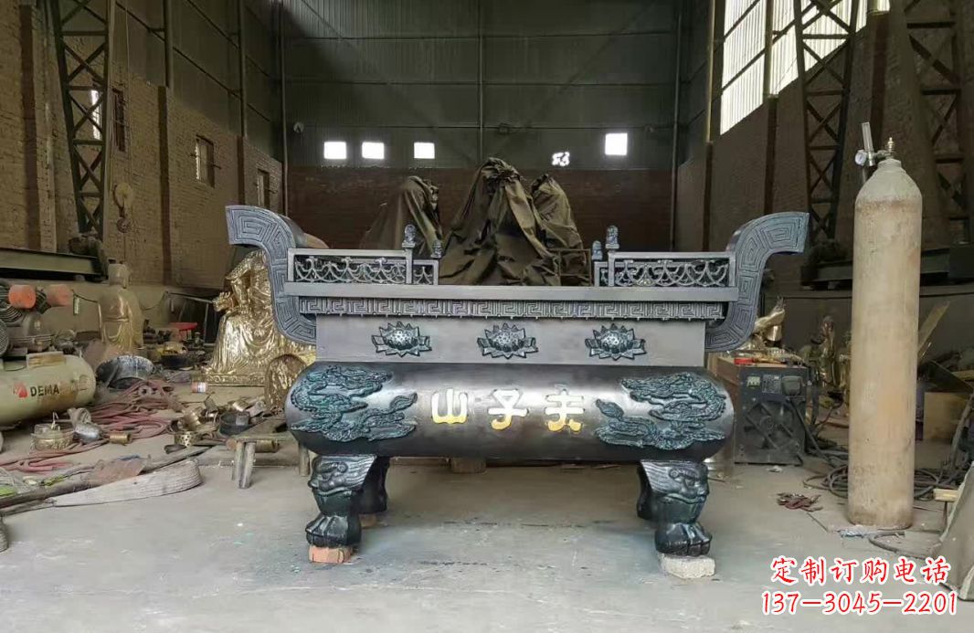山东寺庙香炉铜雕12