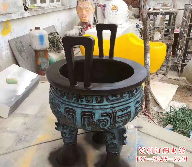 山东寺庙圆型铜雕香炉