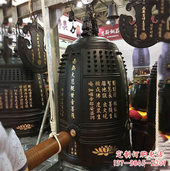 山东寺院挂钟铜雕塑
