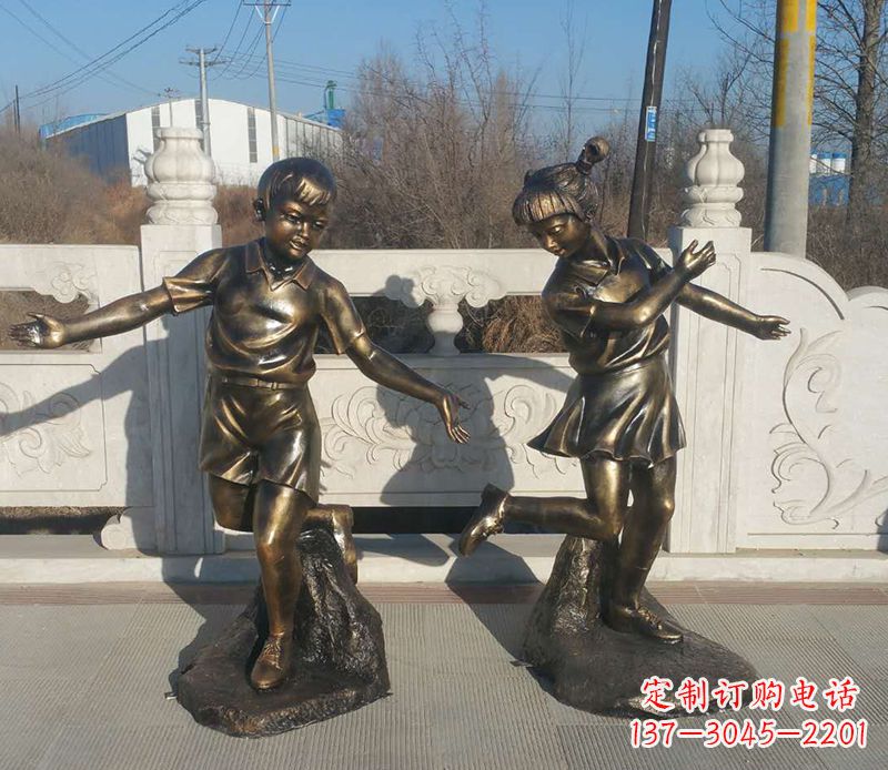 山东踢毽子的儿童铜雕