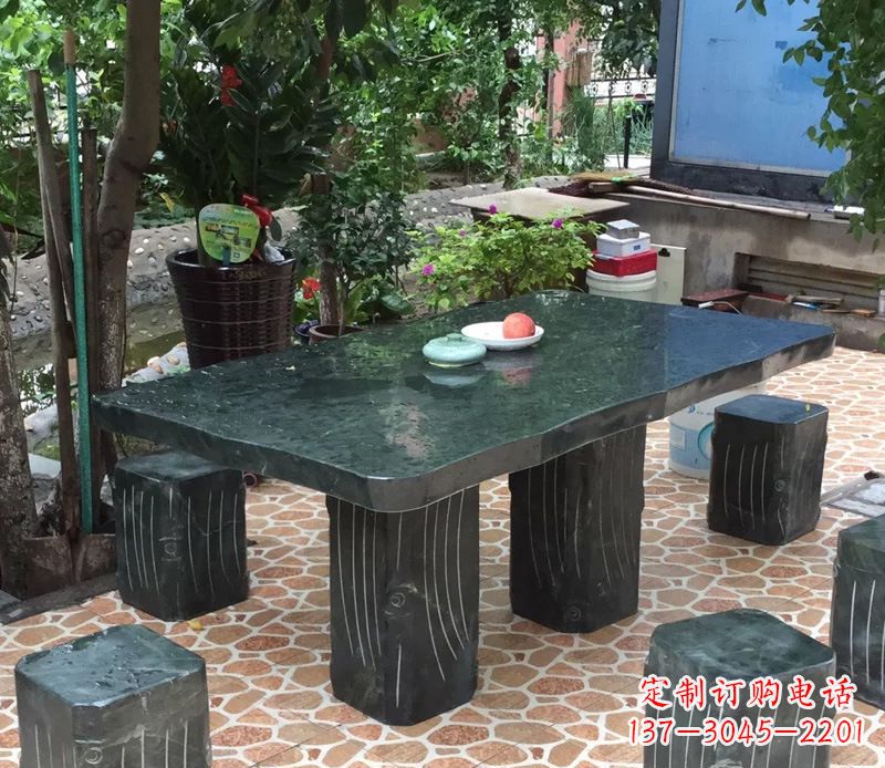 山东庭院长方形石桌凳雕塑