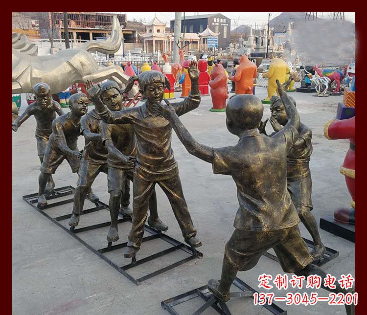 山东玩老鹰捉小鸡的儿童铜雕