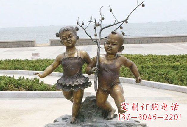 山东玩耍的儿童铜雕