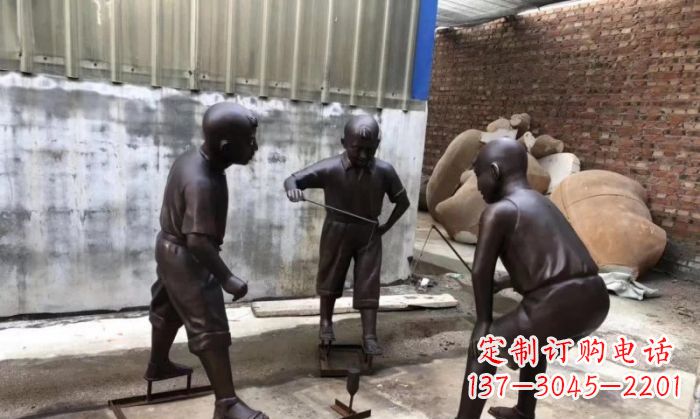 山东玩陀螺人物铜雕 (2)