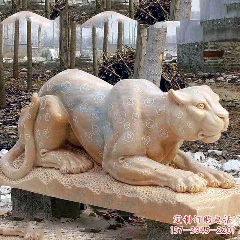 山东晚霞红金钱豹石雕-公园园林草坪动物雕塑