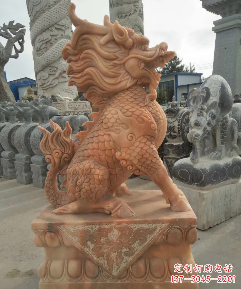 山东晚霞红麒麟雕塑1