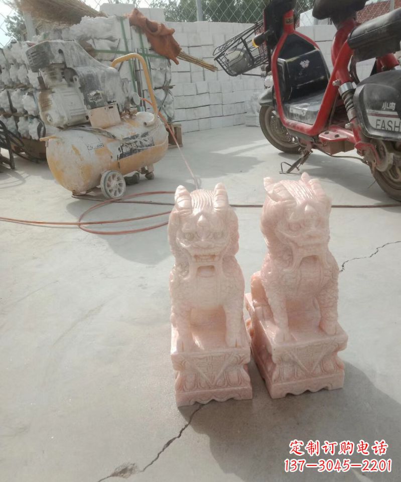 山东晚霞红神兽麒麟动物雕塑