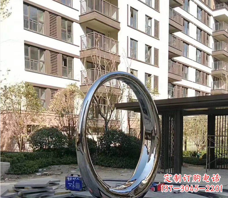 山东小区不锈钢镜面圆环雕塑
