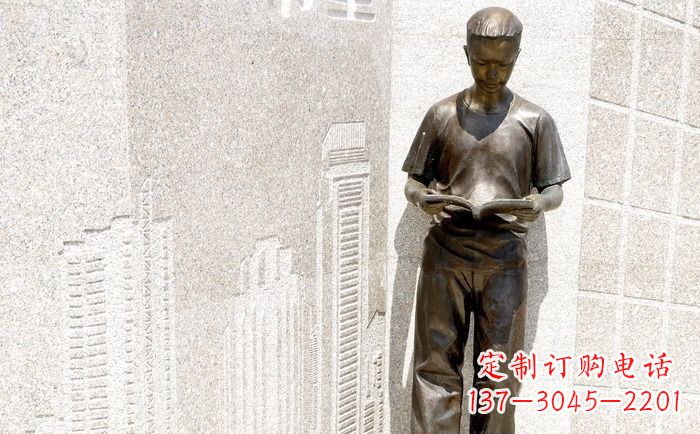 山东校园看书的学生人物铜雕