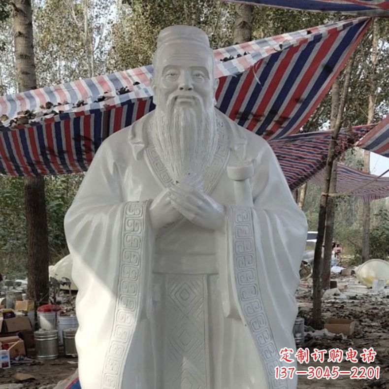 山东校园孔子雕像