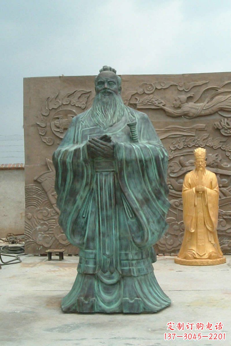 山东校园青铜仿古孔子