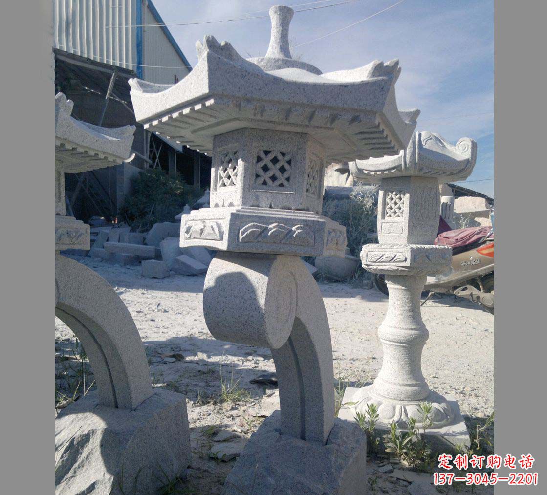 山东园林景观草坪石灯雕塑