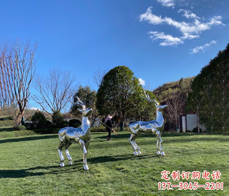 山东园林镜面不锈钢梅花鹿雕塑