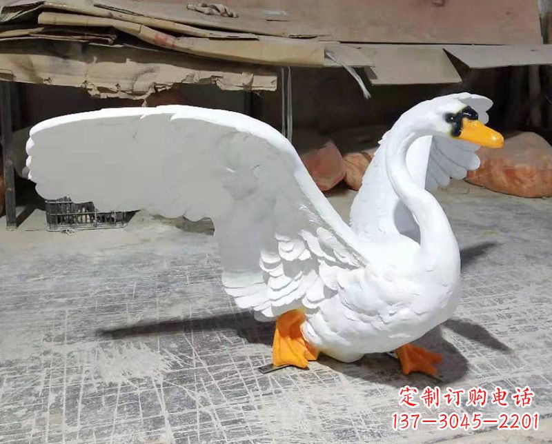 山东展翅翱翔的仿真白天鹅发光款