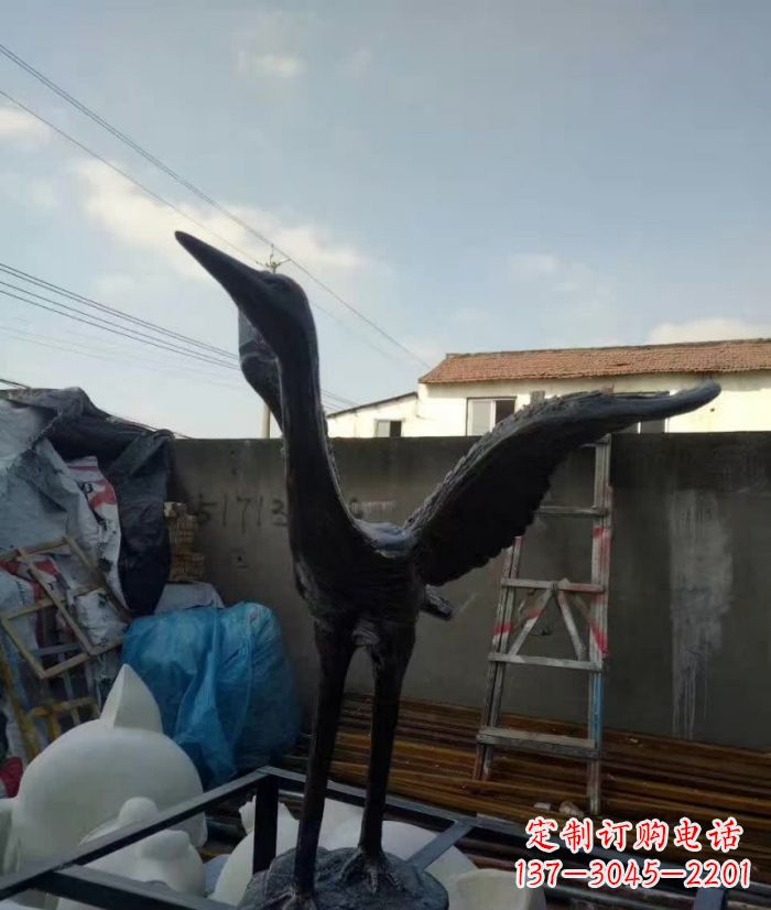 山东展翅仙鹤铜雕 (2)