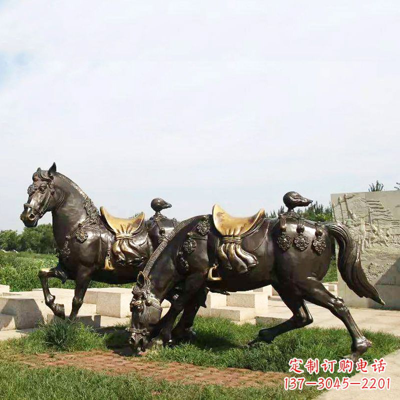 山东战马群公园景区动物情景雕塑