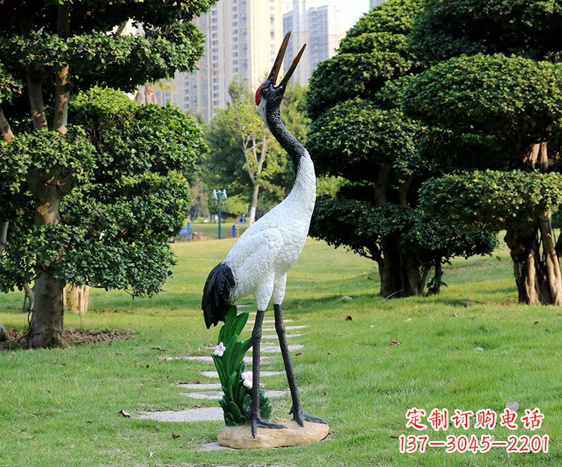 山东站立仙鹤雕塑