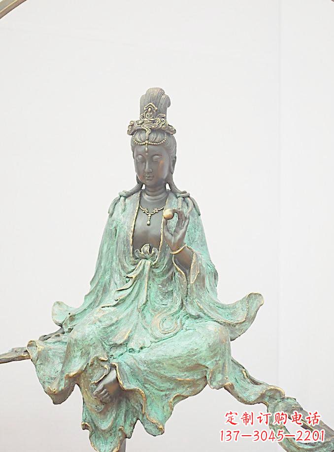 山东铸铜观自在观音雕像