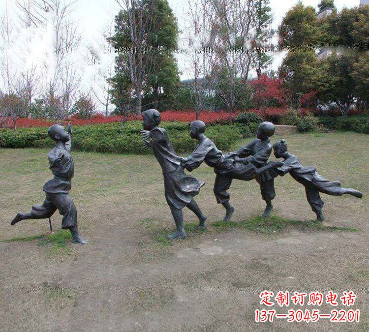 山东铸铜老鹰捉小鸡儿童雕塑