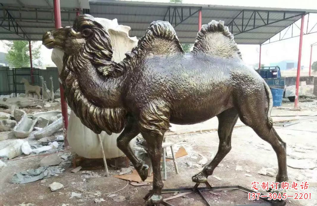 山东铸铜骆驼雕塑 (2)