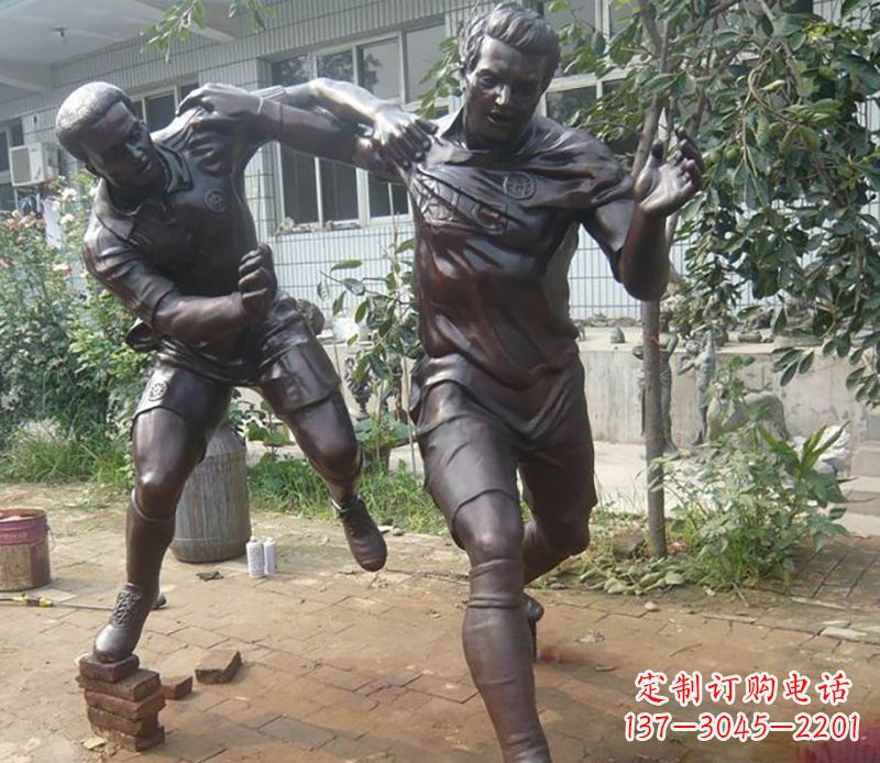 山东足球运动公园人物铜雕